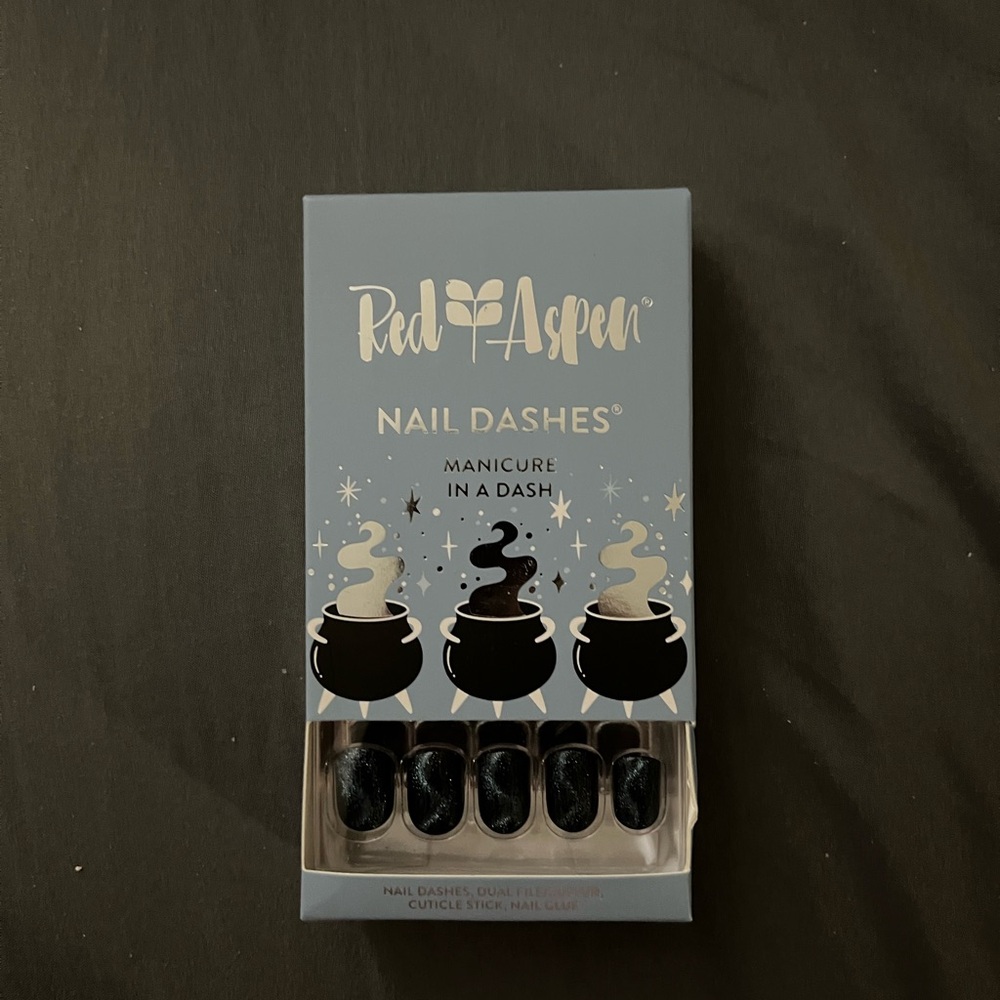 Red Aspen Black Press-On Nails